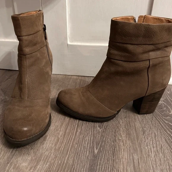 Clarks Shoes Indigo By Clarks Mission Zelle Ankle Boots Size